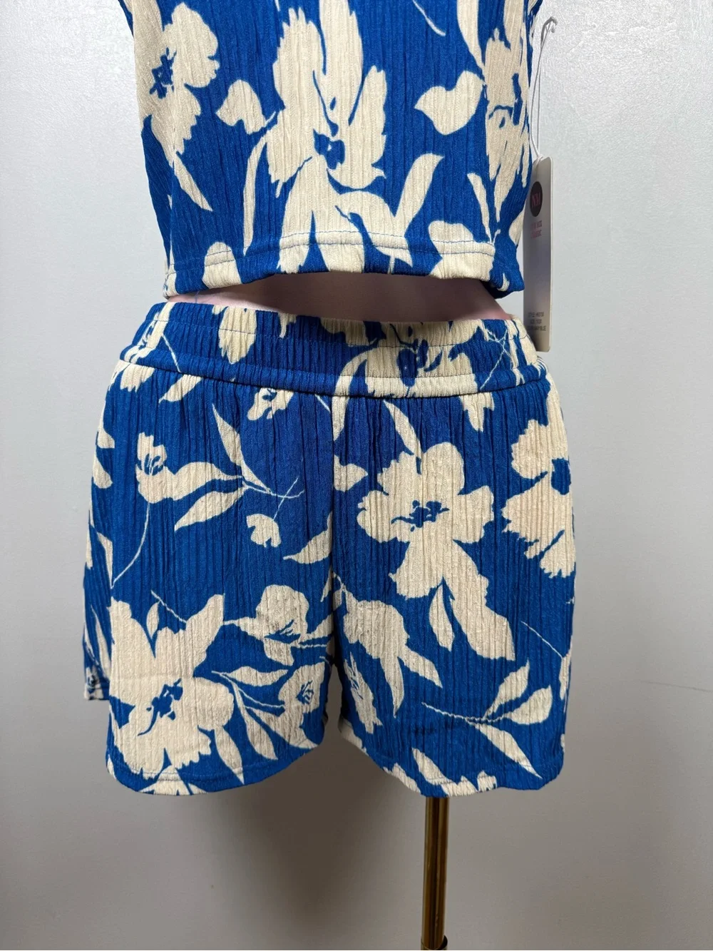 New Mix 2-Piece Crop Top & Short Set Blue Floral NWT Plus Size 1X/2X - Picture 6 of 8